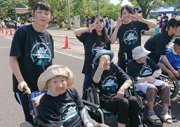 Fukui Co-operative Society's nursing facility contributes to a local marathon event
