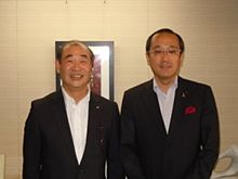 右から松井一實 広島市長、日本生協連 浅田克己 会長