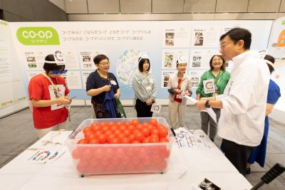 Each booth provided visitors with information about the organization's activities and ongoing initiatives_02.jpgのサムネイル画像