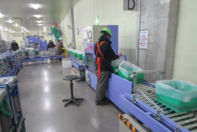 Pal Line Corporation, the logistics arm of the Palsystem Group, certified under the Employment Training Program for Needy Persons at three logistics centers