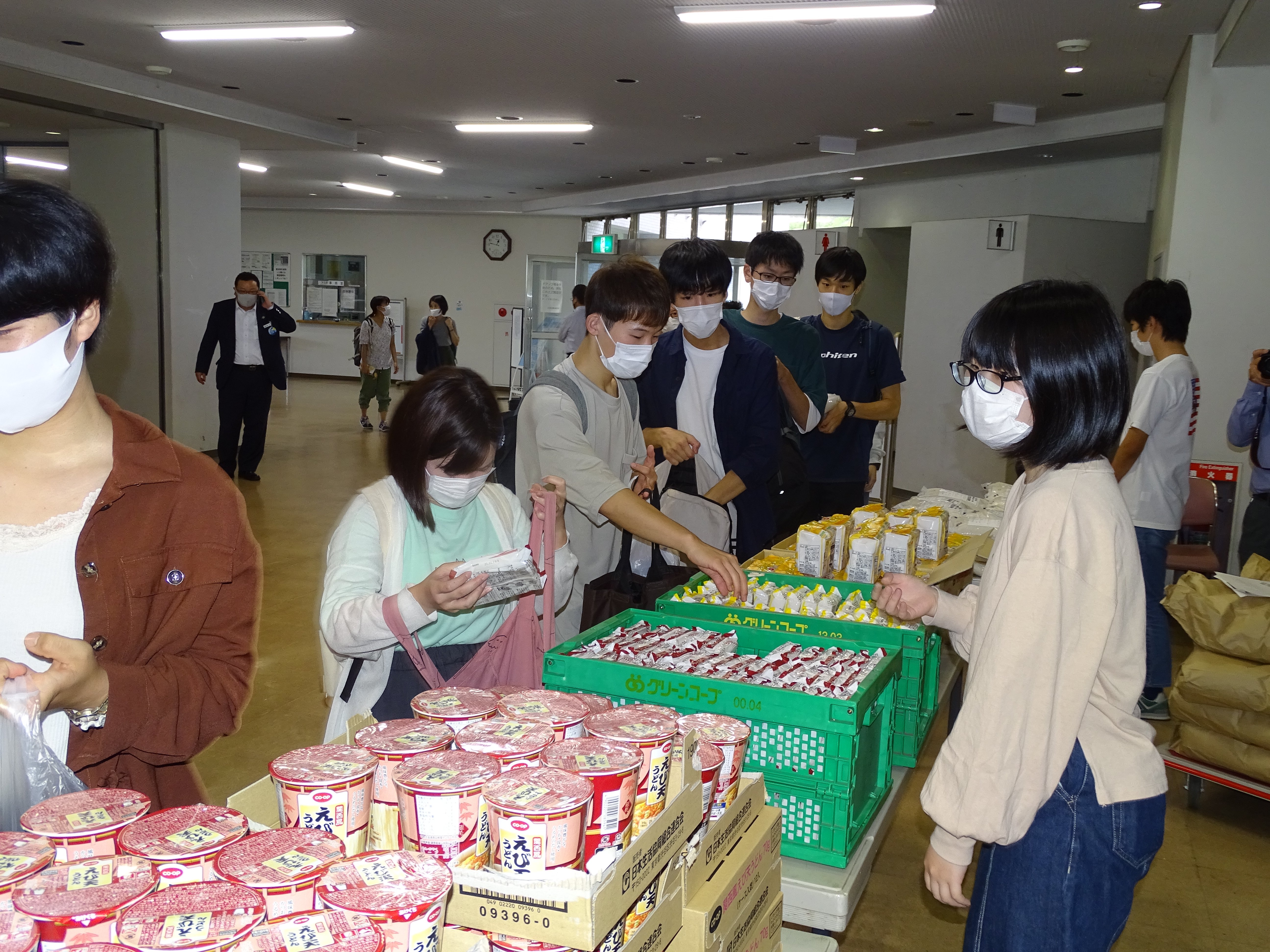 Hiroshima Prefecture Consumers' Co-operative Union provides food support to university students