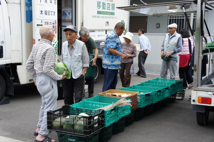 Iwate Co-op operates mobile sales for disaster victims