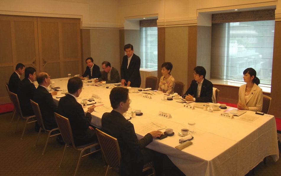 石井政務調査会長のごあいさつ